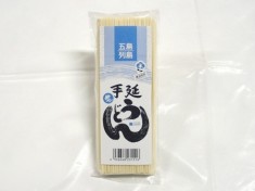 うまか食品の「虹色うどん」日本百選セット